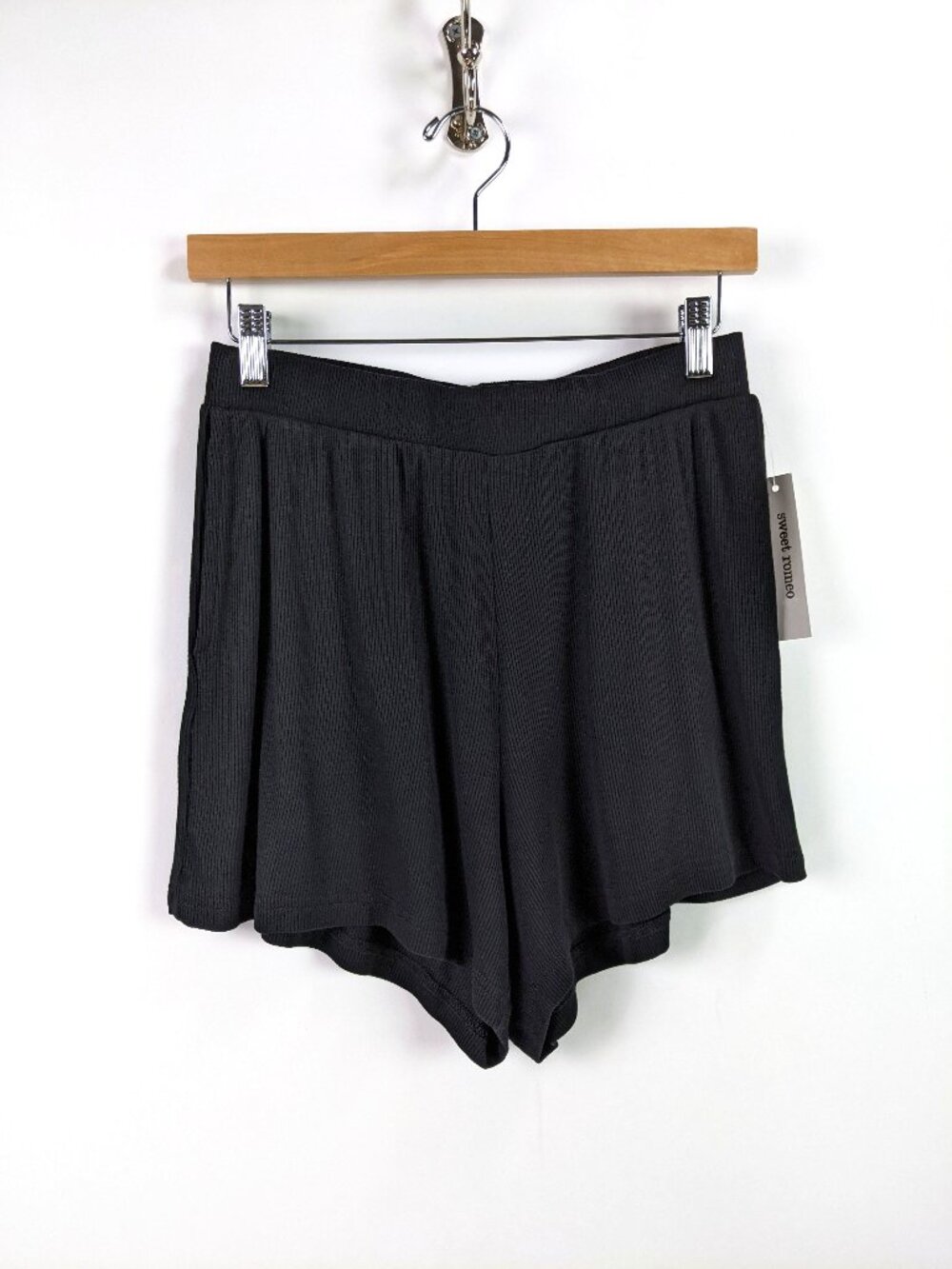 Sweet Romeo Womens Ribbed Rayon Blend Pull-on Shorts in Black Size S